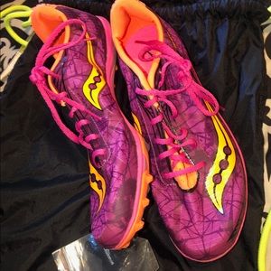 Saucony running spikes